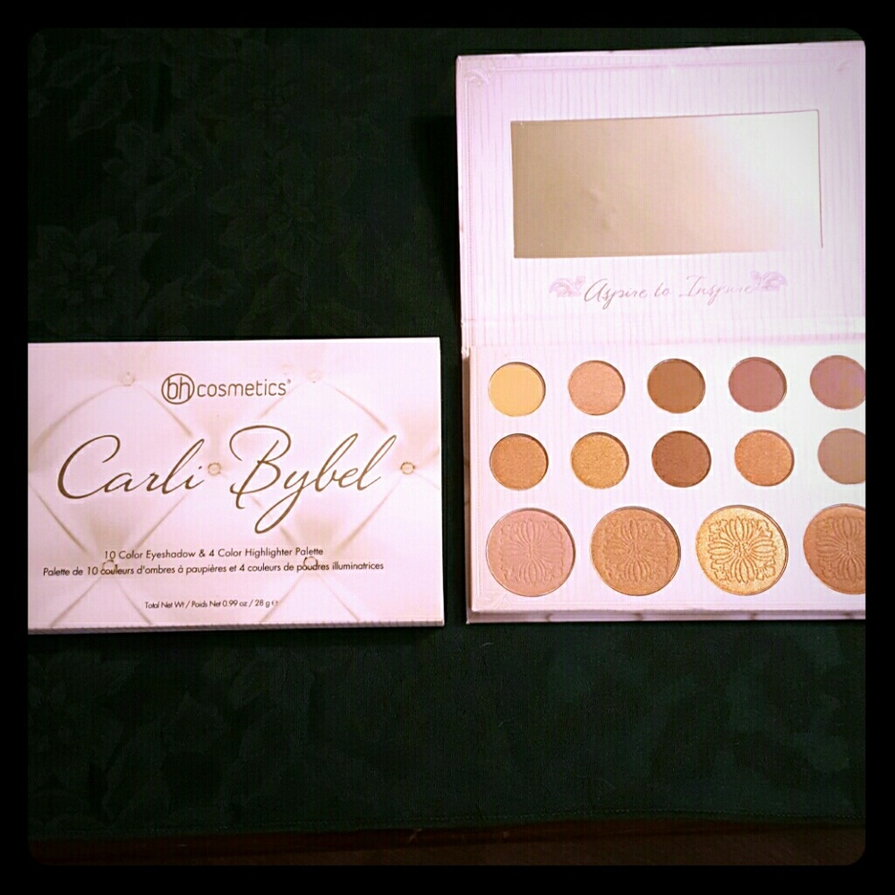 Carli Babel Eye Shadow & Highlighter Palette