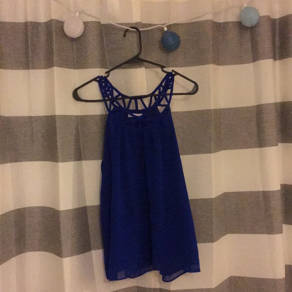 Blue, cute summer top!