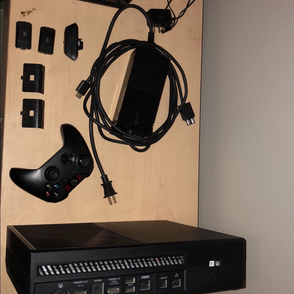 Xbox one (1,000 gb)
