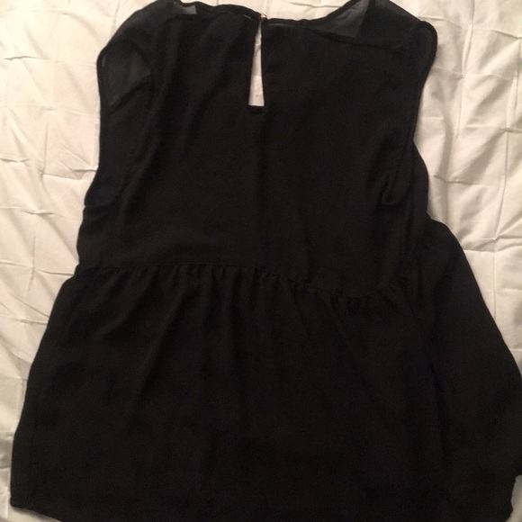 Forever 21 Back sheer/silk flowy tank top - Picture 3 of 3