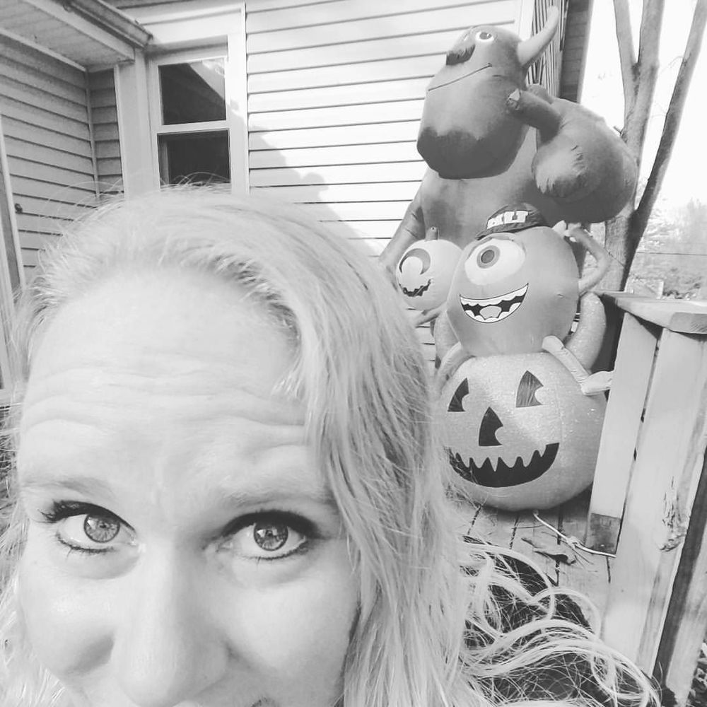 Meet your Posher, Renee