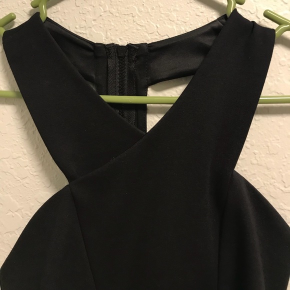 Express Black Crop Top - Picture 2 of 4