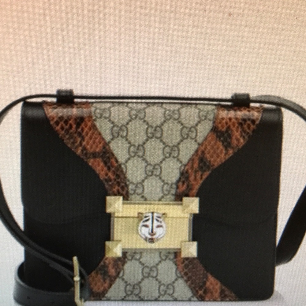 Meet your Posher, Farrah