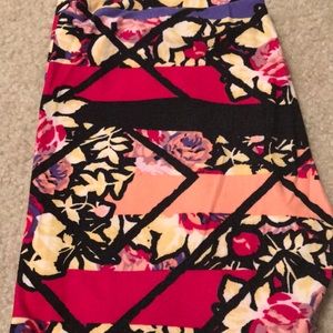 OS Lula Roe leggings. Fun floral print