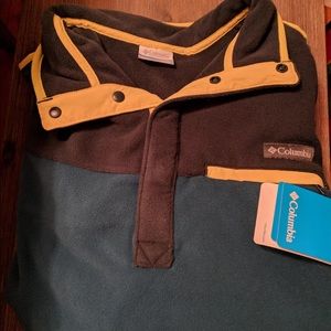Columbia Men's fleece pullover. Brand new.