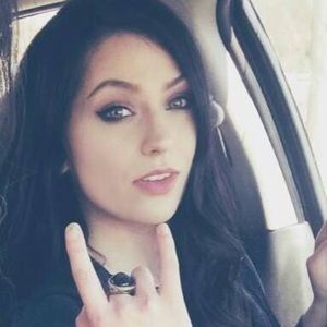 Meet your Posher, Phoebe