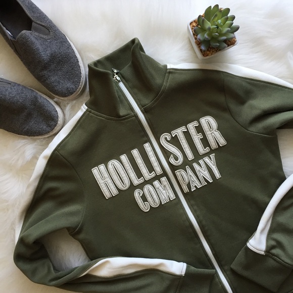 Hollister Jackets & Blazers - ⬇️$28 Hollister Zip Up Jacket Faux Fur Lining