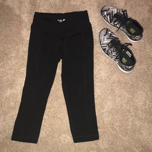 Black cropped workout pants