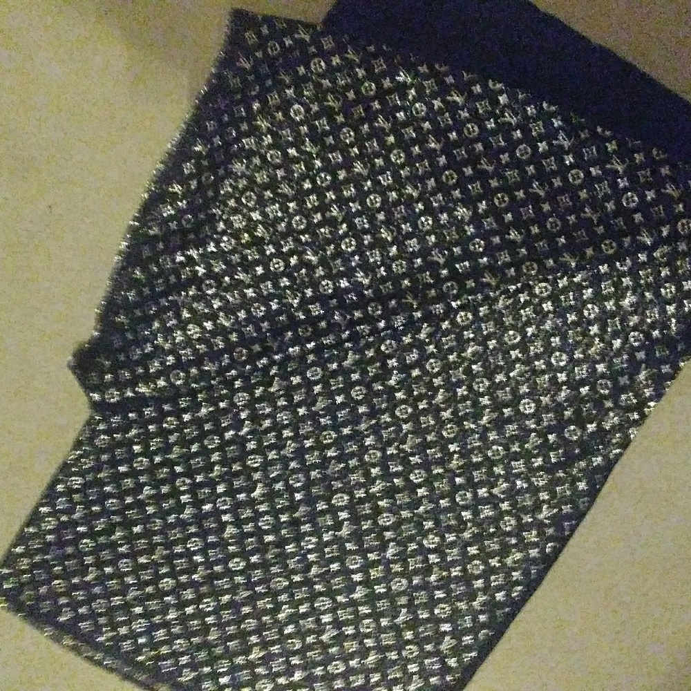 Authentic LV scarf. Black and Gold