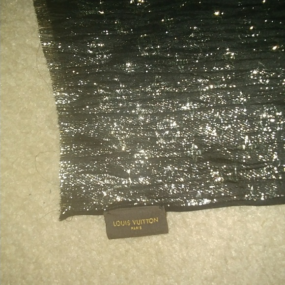 Authentic LV scarf. Black and Gold - Picture 2 of 4