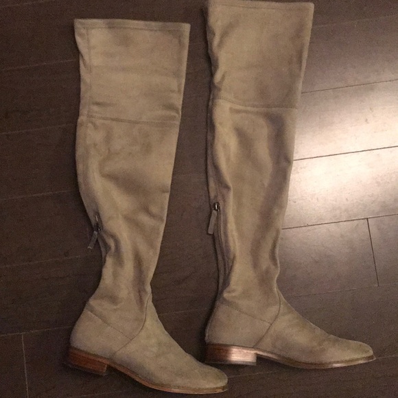 Steve Madden Shoes - Steve Madden over the knee boot