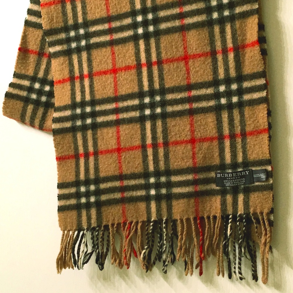 Burberry Classic Cashmere Scarf