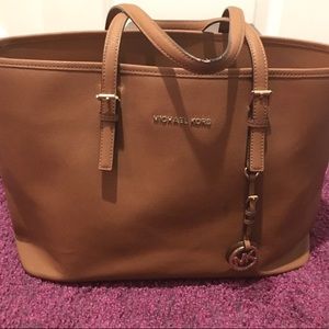 Michael Kors Saffiano Jet Set Top Zipper Tote