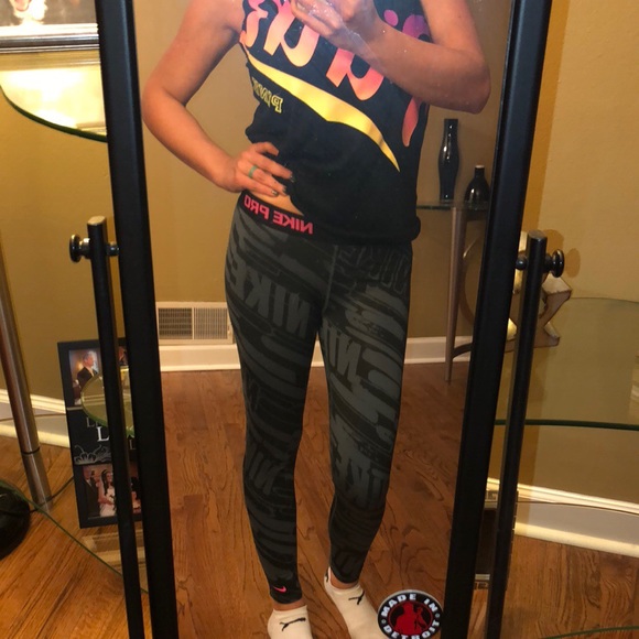 Nike Pro Leggings - Picture 4 of 6