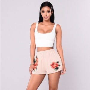 Fashion Nova Women’s Final Rose Shorts Size L New