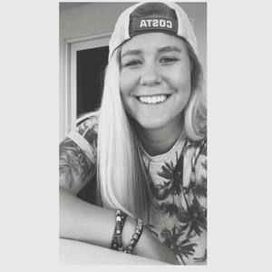 Meet your Posher, Stefanie