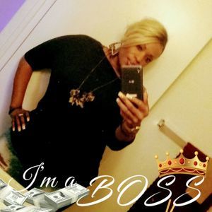 Meet your Posher, Dina