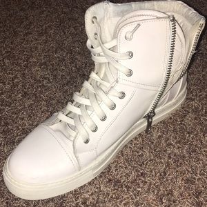 Kenneth Cole High Top Sneakers (matte white)