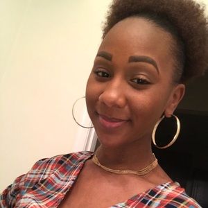 Meet your Posher, Crystal