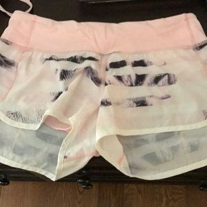 Lululemon Speed Shorts Size 6!