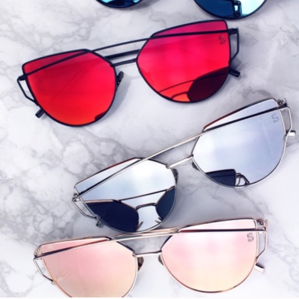 Red Mirrored Sunglasses - Picture 2 of 5
