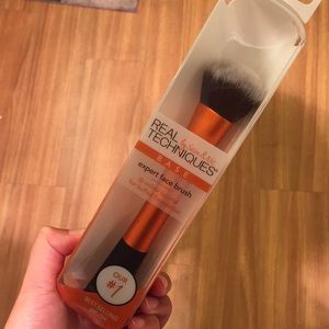 NEW - Foundation brush
