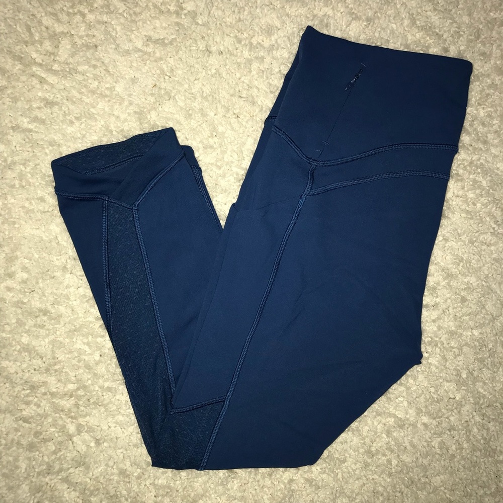Lululemon crops size 8