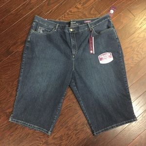 amanda capris plus size