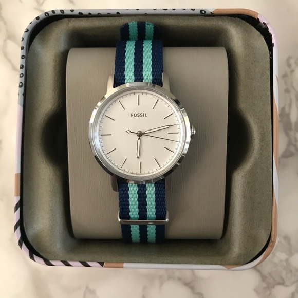 NEW! 🎁❄️ Fossil Watch