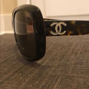 CHANEL sunglasses