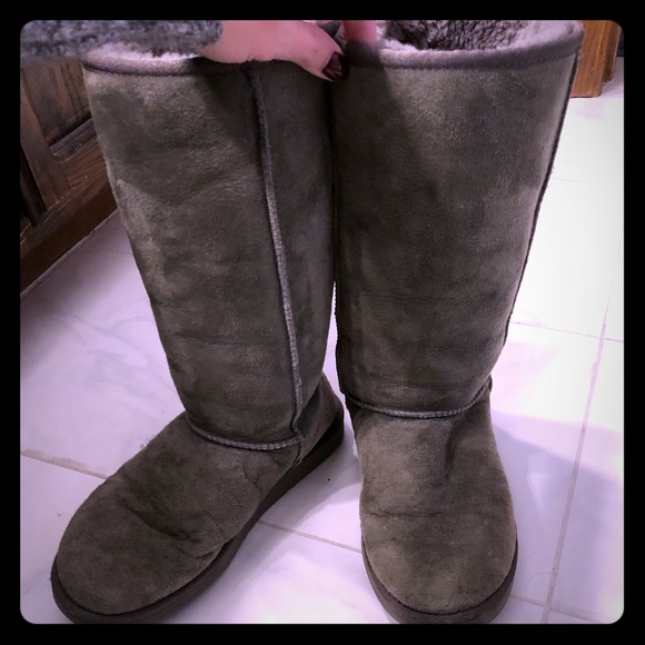 ⚡️Moving SALE⚡️ Will consider Offers - Picture 2 of 4