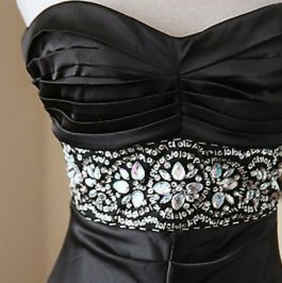 B. Darlin Elegant Mermaid Gown - Picture 2 of 8