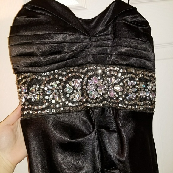 B. Darlin Elegant Mermaid Gown - Picture 5 of 8