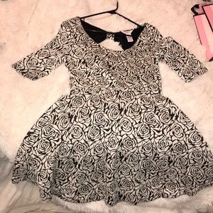 Black / white rose skater dress