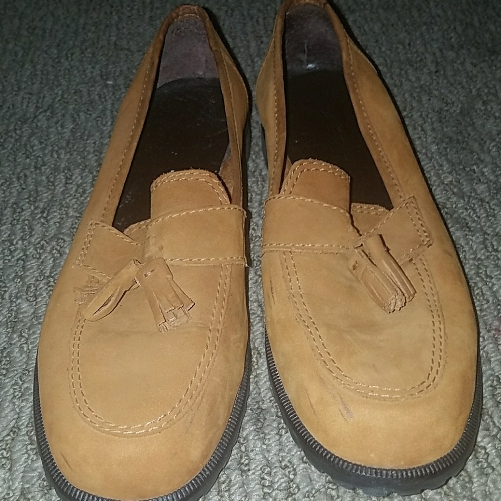 Warm Tan low heeled suede loafers