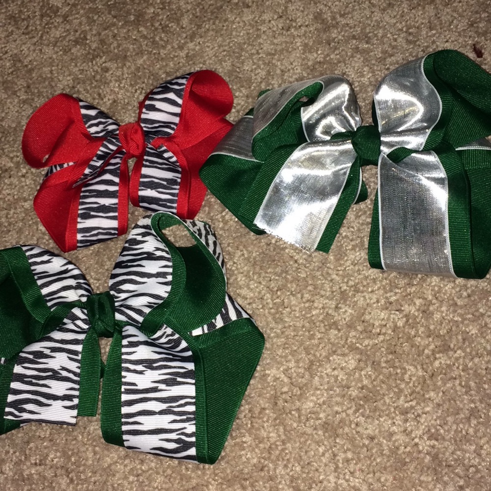3 clip bows