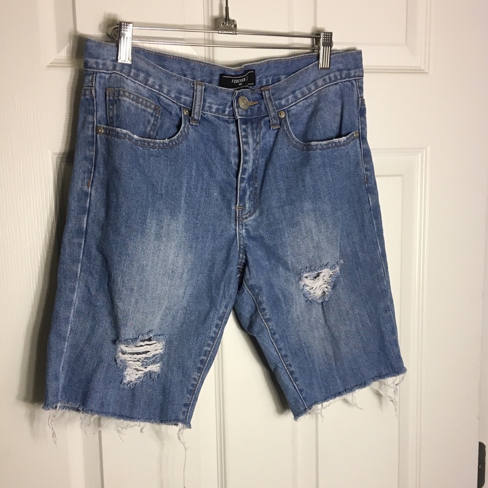 Forever 21 men’s slim distressed denim shorts