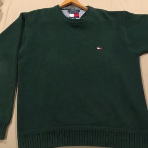 Green Tommy Hilfiger sweater size (xl) feels (L)
