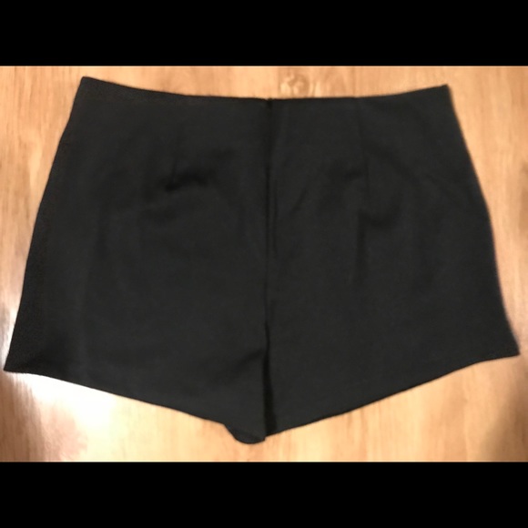 Skort - Picture 3 of 3