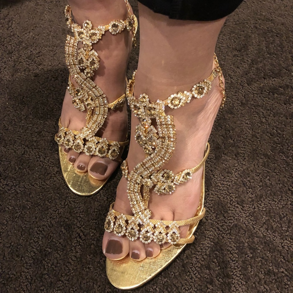 7.5- 8 Bridal or party shoes rhinestone shoes gold