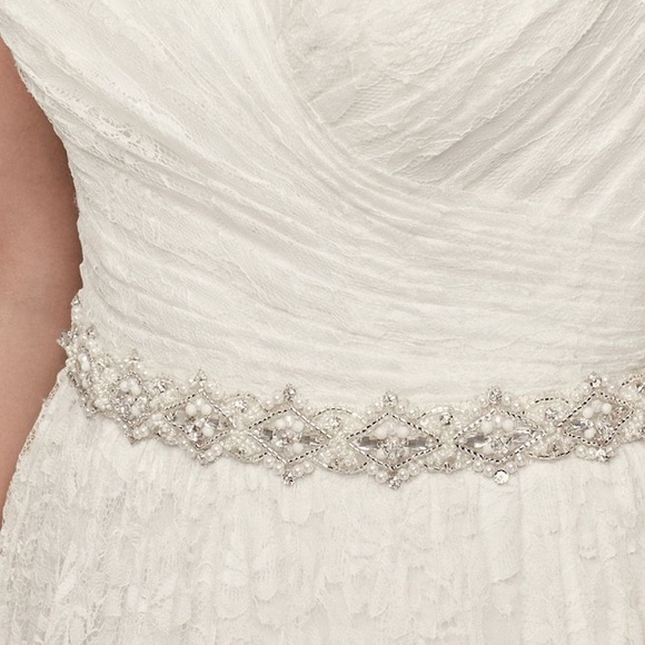 Wedding dress 💍👰🏻 - Picture 3 of 8