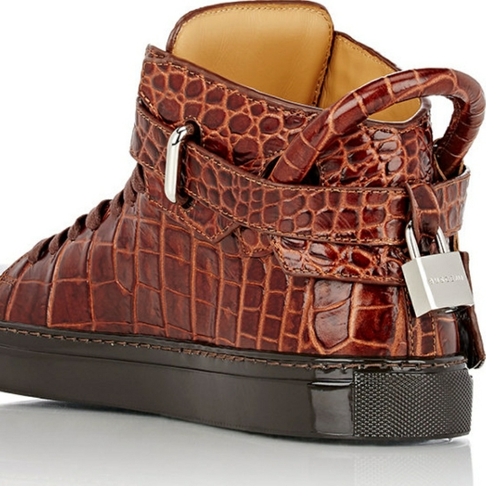 Shoes - Picture 3 of 4