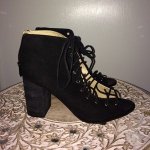 Chinese laundry Beckie peep toe bootie