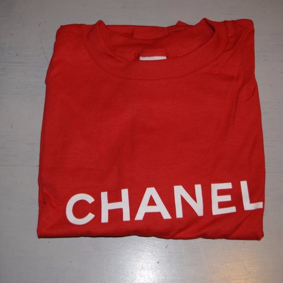 red chanel t shirt