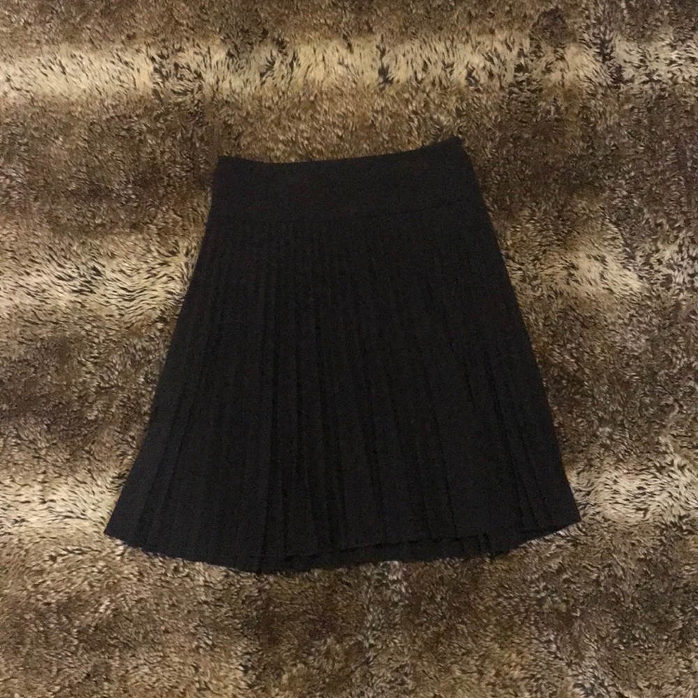 Black Pleated skirt