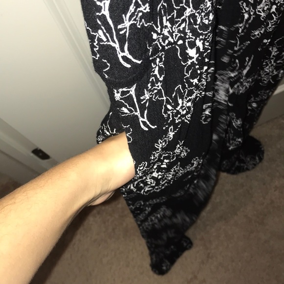 Black floral jumpsuit - Picture 6 of 8