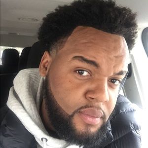 Meet your Posher, Devin