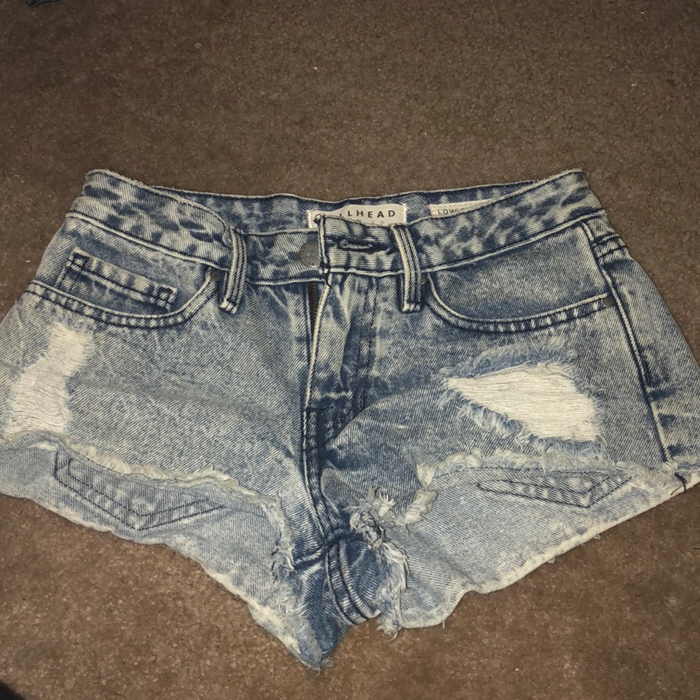 Bullhead short shorts