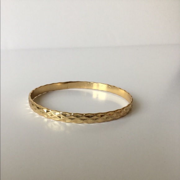 Gold-tone Hammered Metal Bangle Bracelet - Picture 1 of 3
