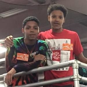 Meet your Posher, Tray